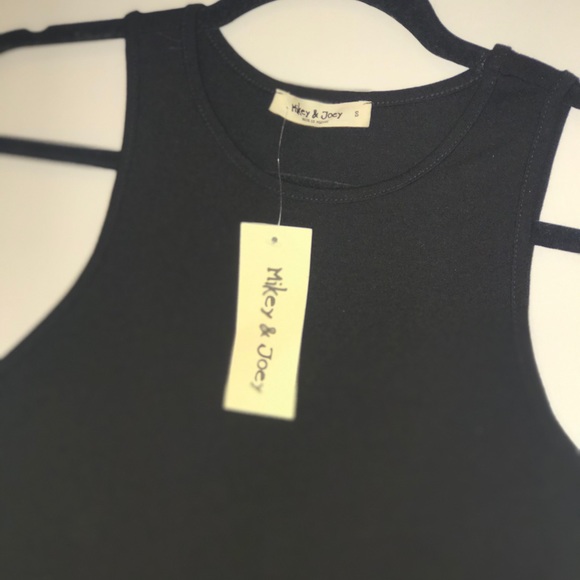 Black crop top - Picture 4 of 4